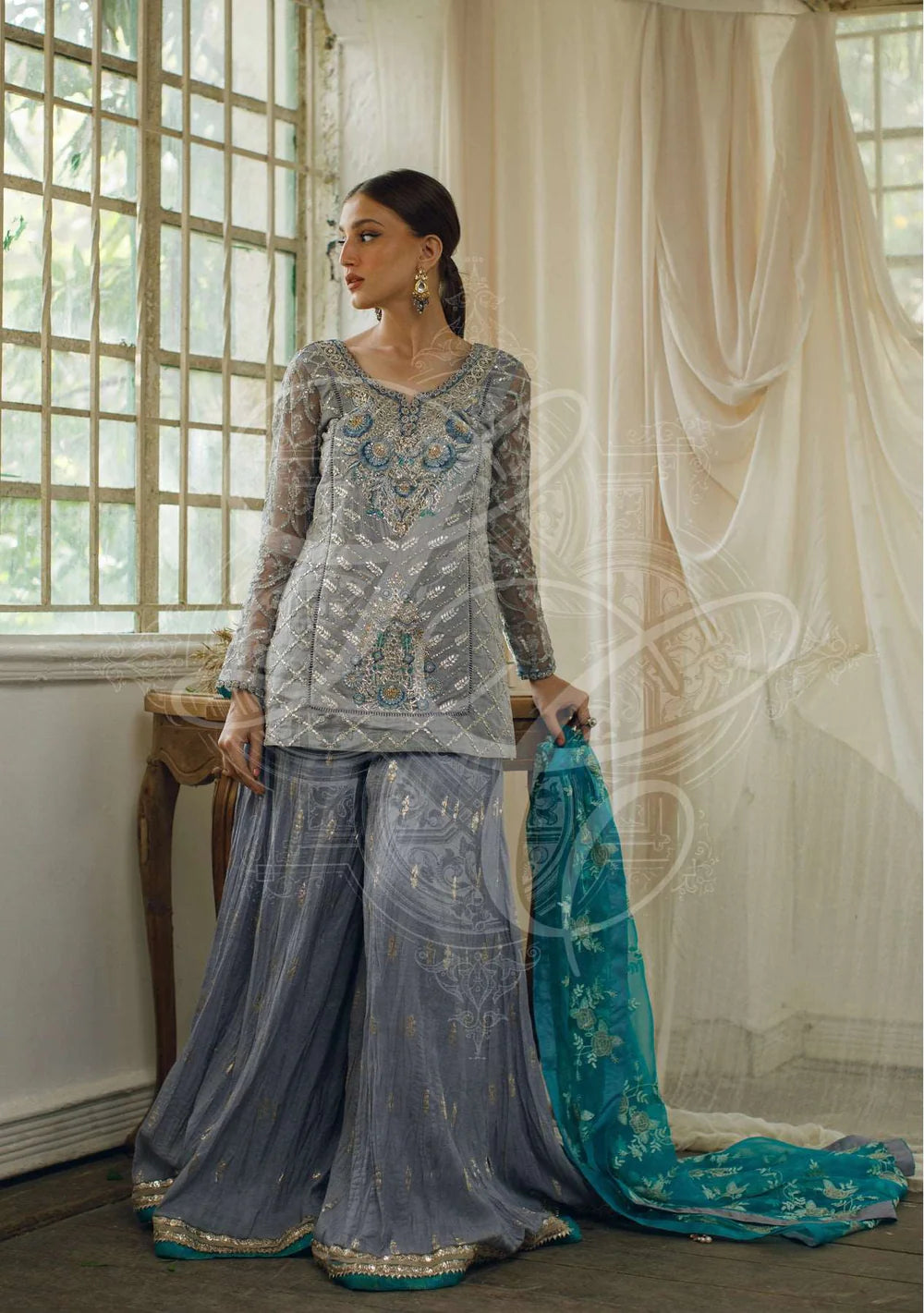 GREY SHORT TUNIC AND GHARARA SET