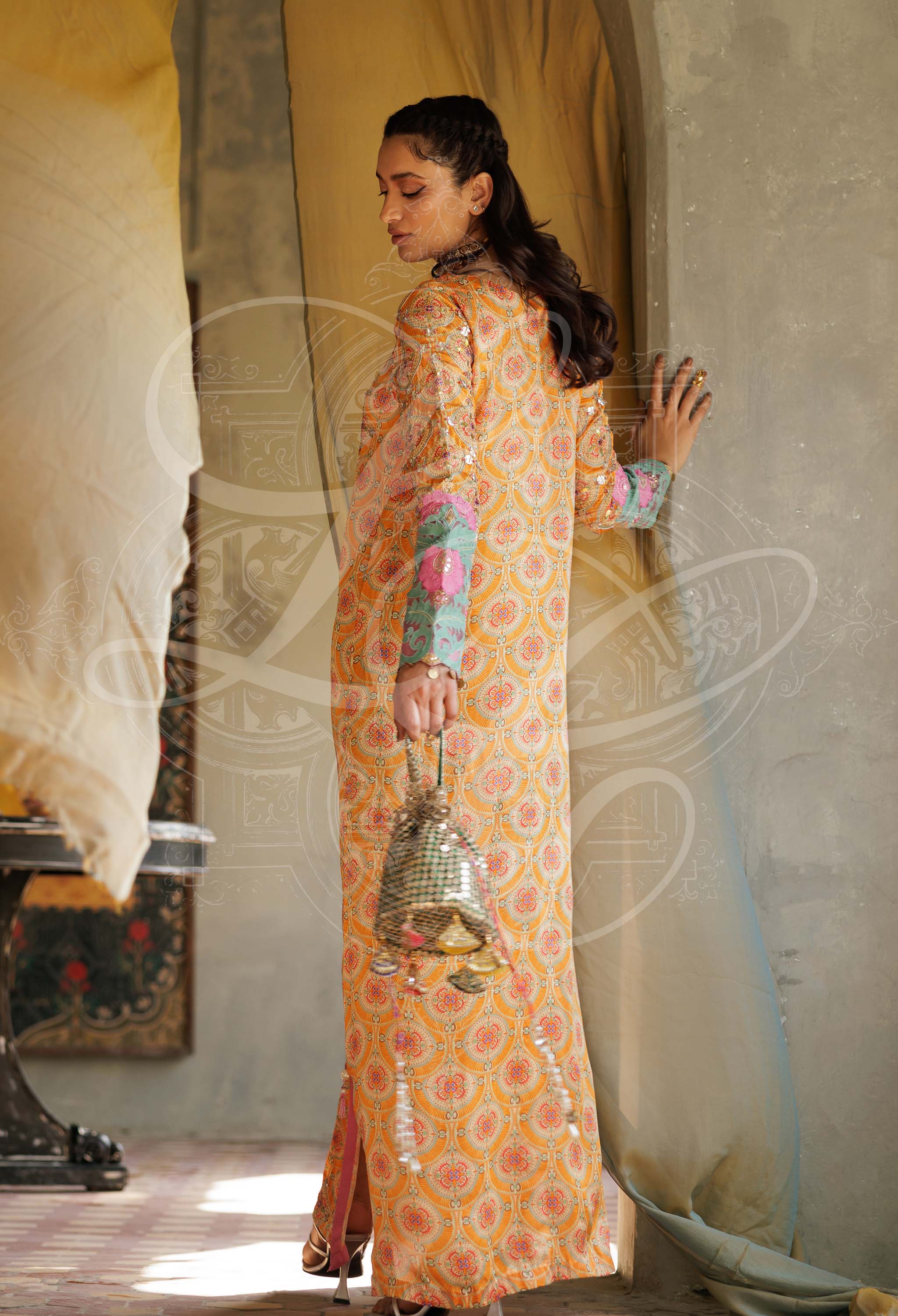 Tara - Gota work long shirt with Gold Kaamdaani batwa