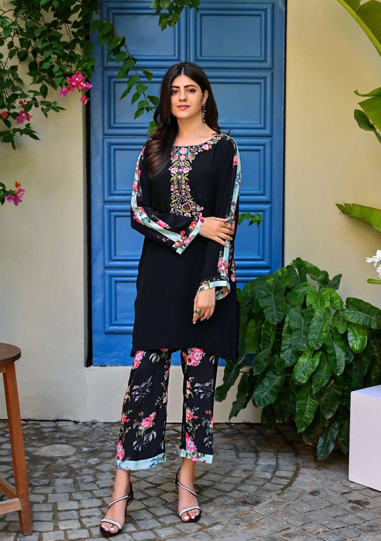 Black kurta with printed culottes