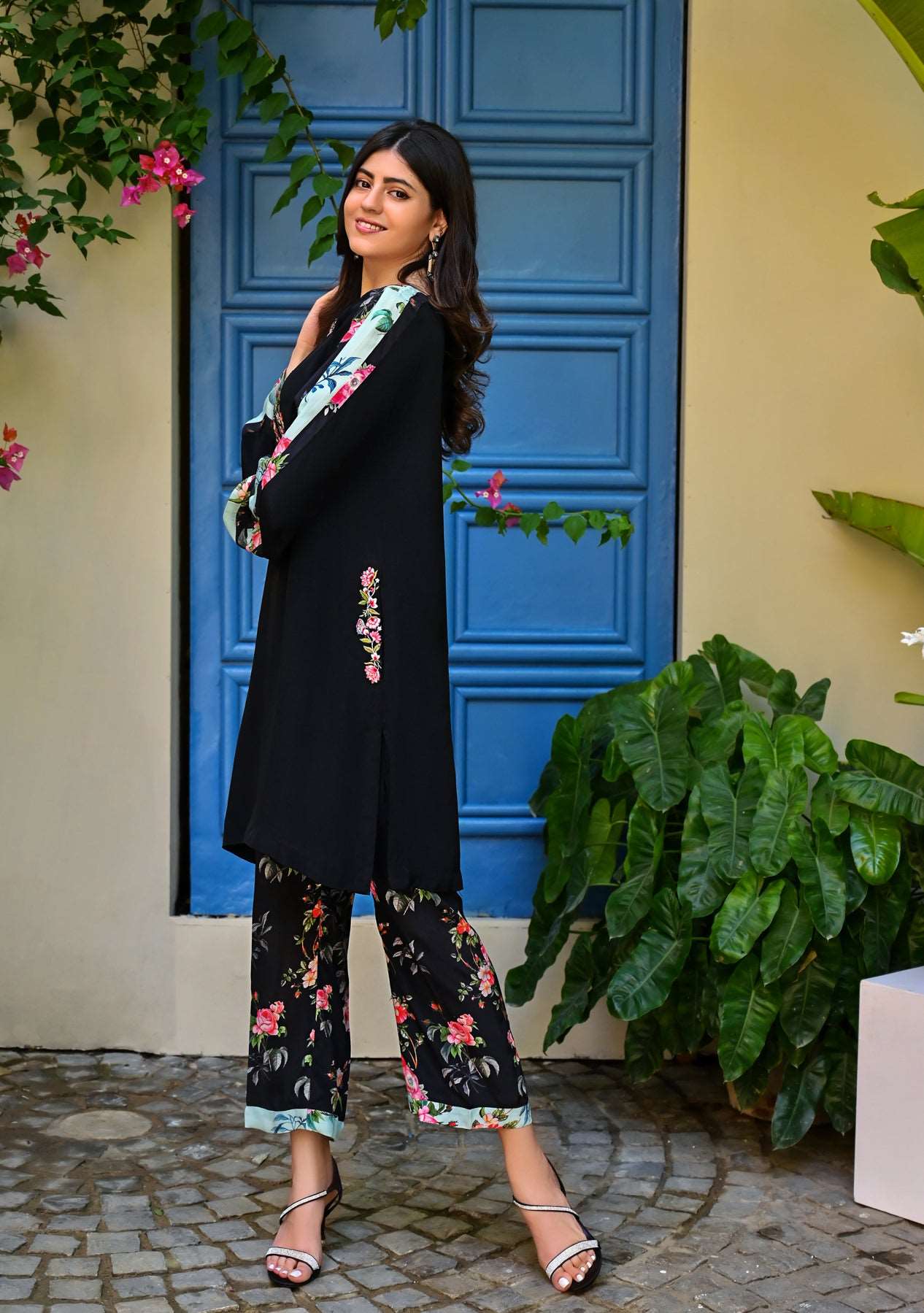 Black kurta with printed culottes