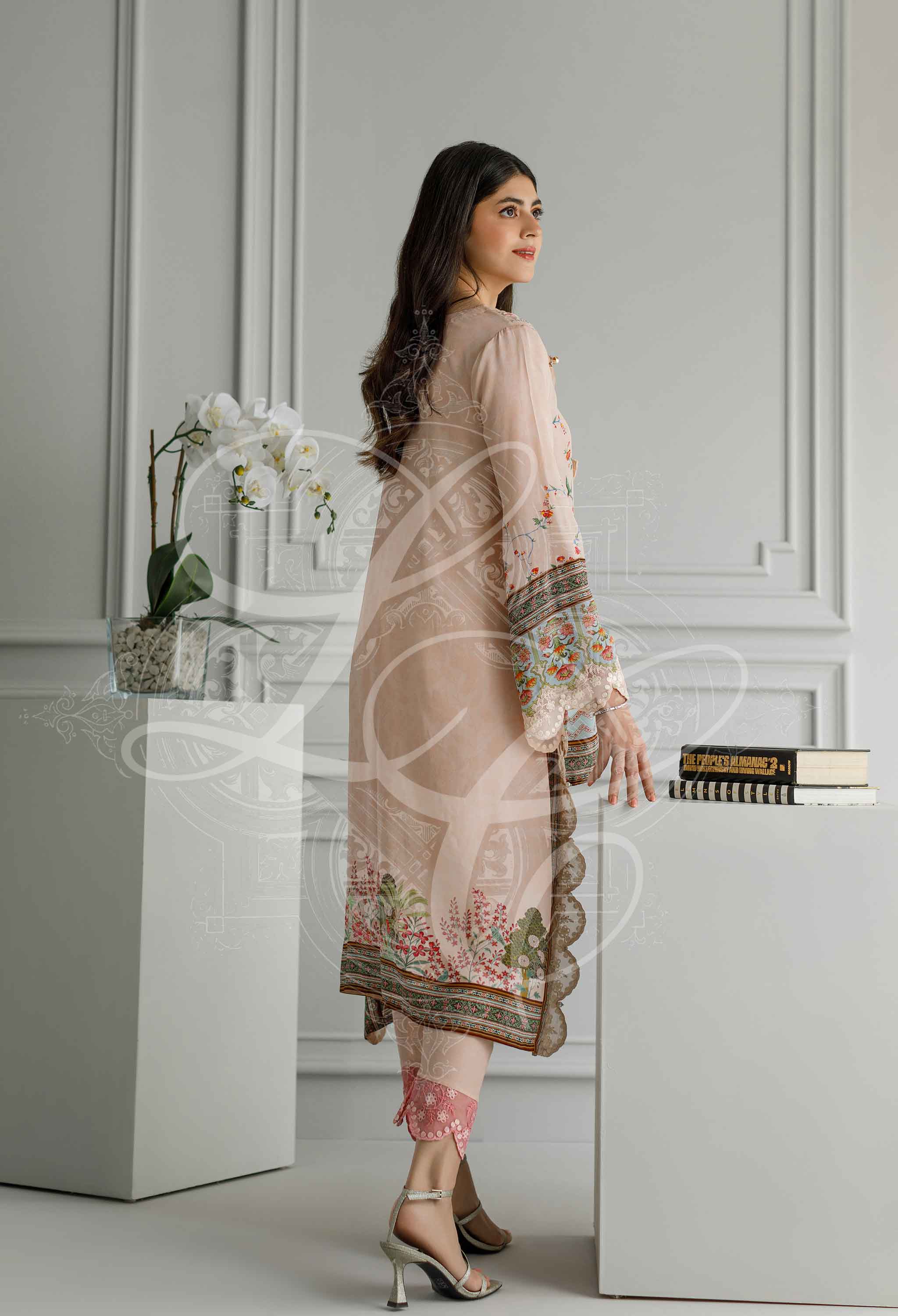 Light pink printed set