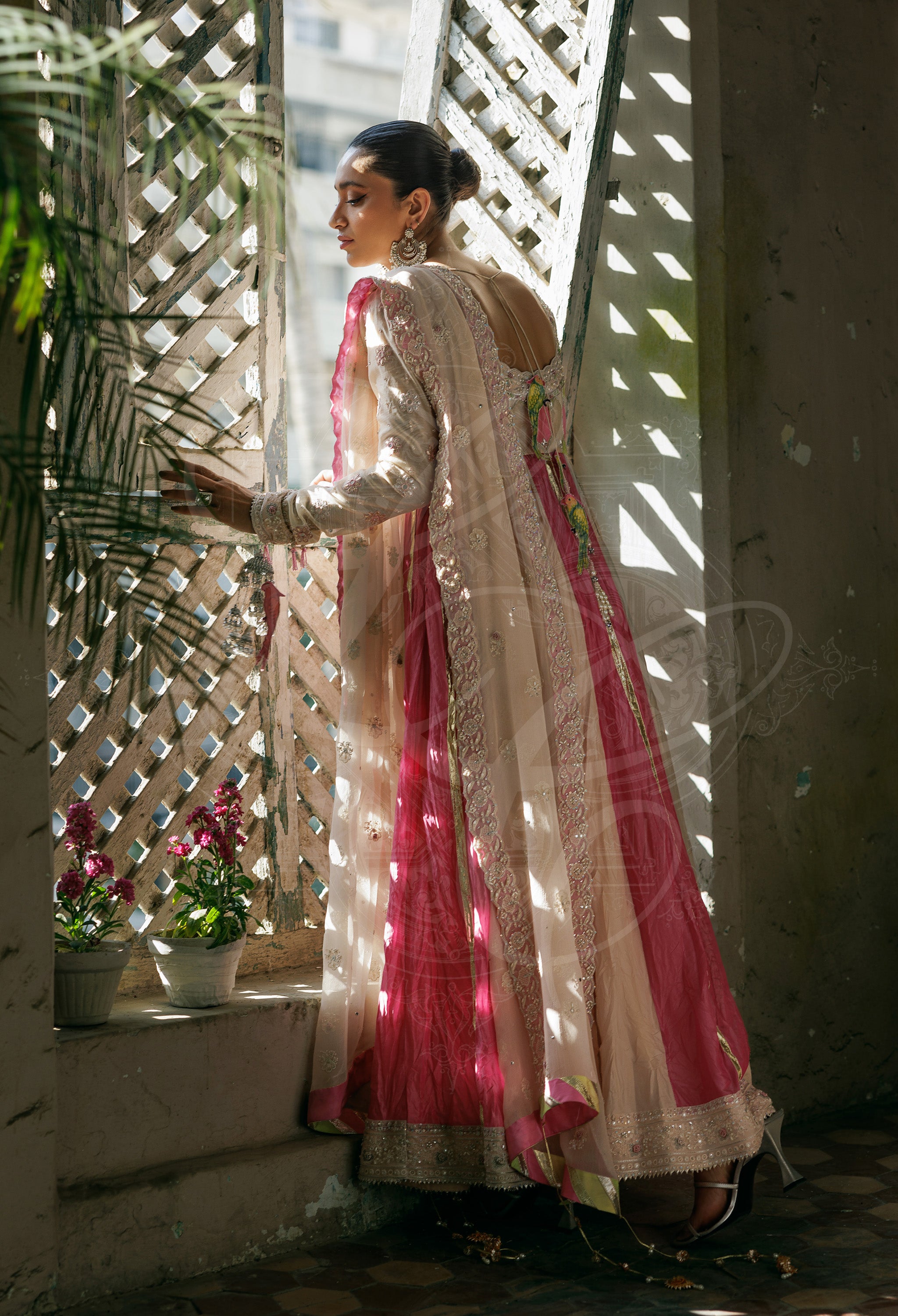 MAHIRAA Chikankari Peshwas Set - LC-PCP25-01