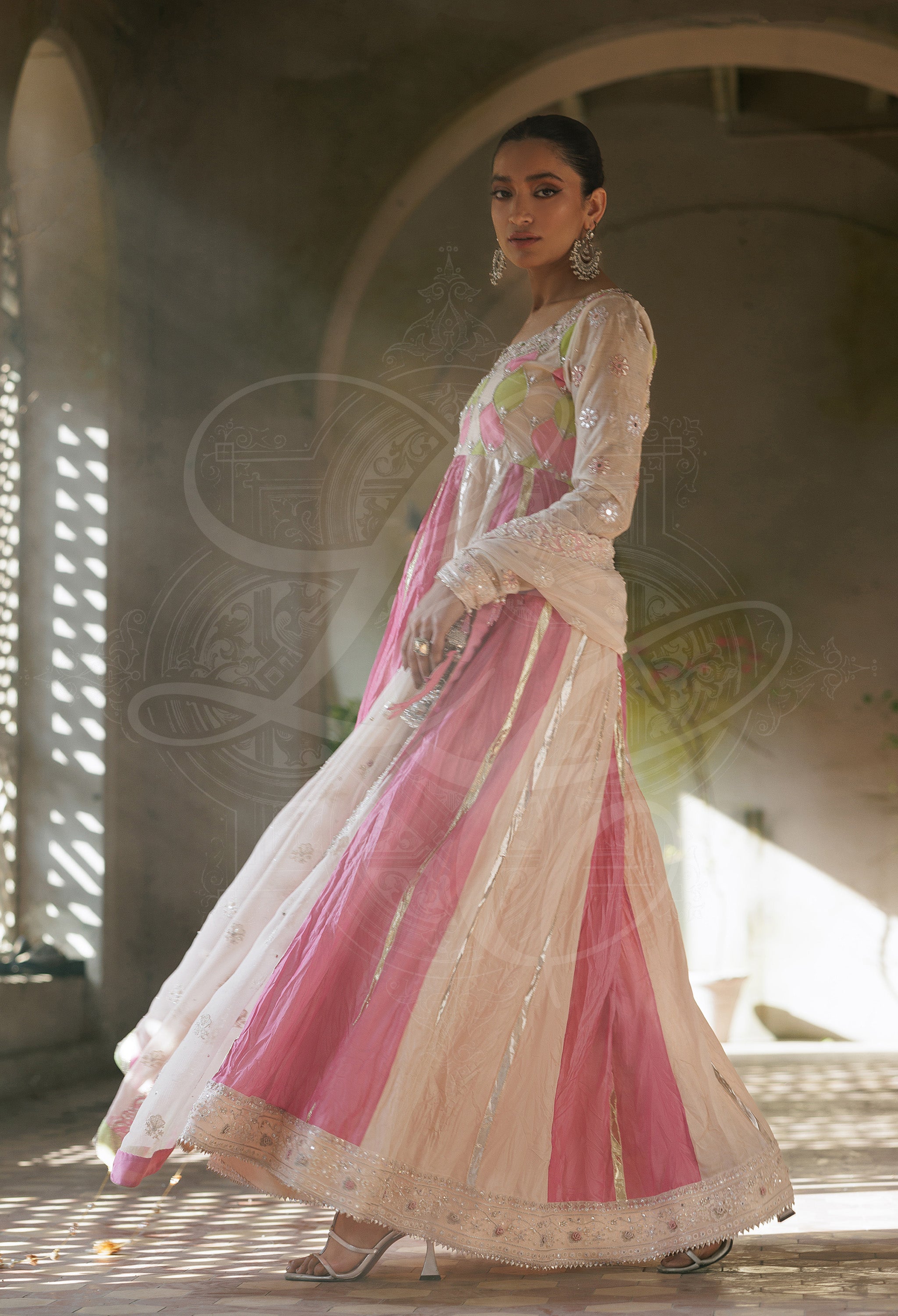 MAHIRAA Chikankari Peshwas Set - LC-PCP25-01