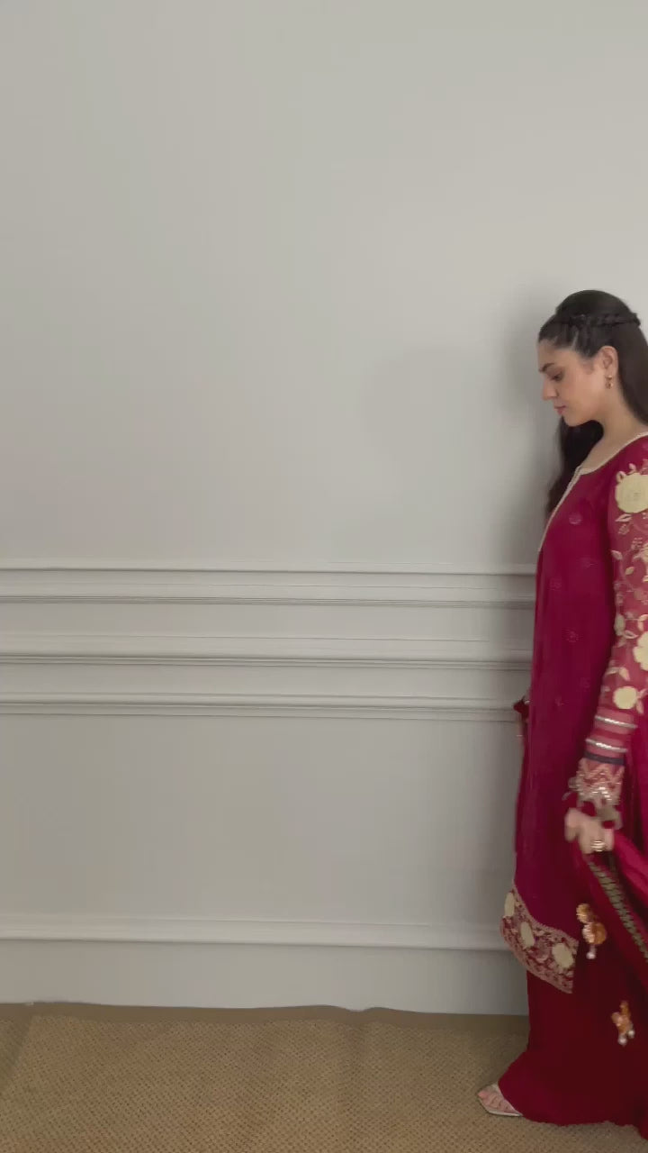 RED GHARARA CO ORD SET Video