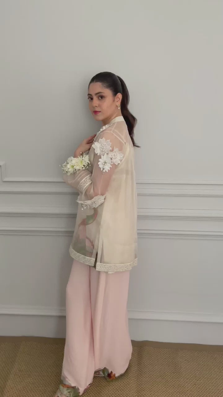 ORGANZA SHIRT WITH PRINTED PANTS Video