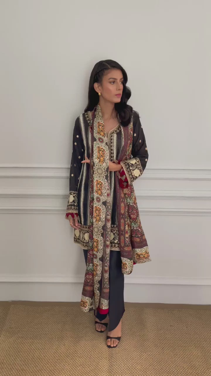 BLACK SHORT TUNIC SET Video