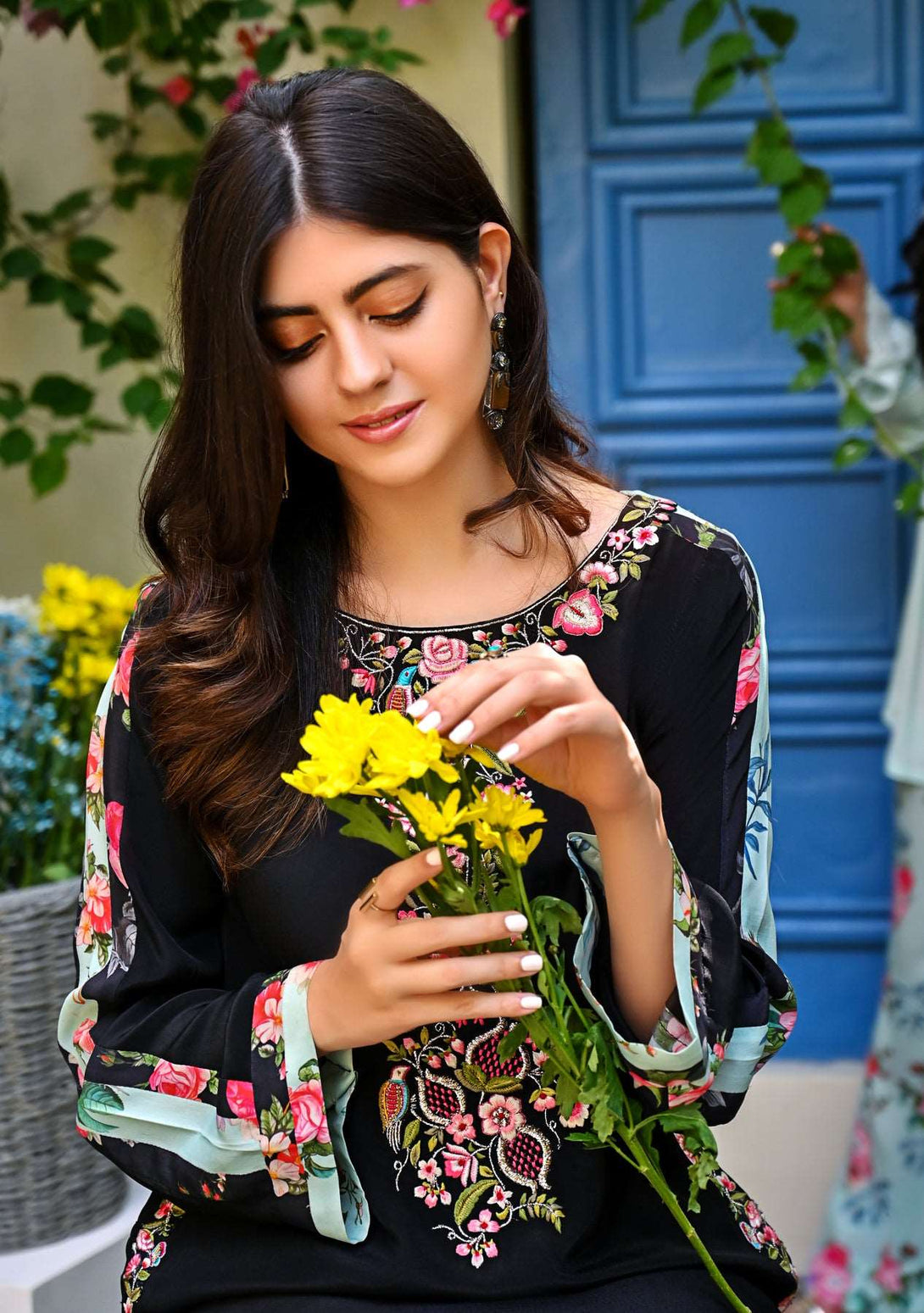 Black kurta with printed culottes