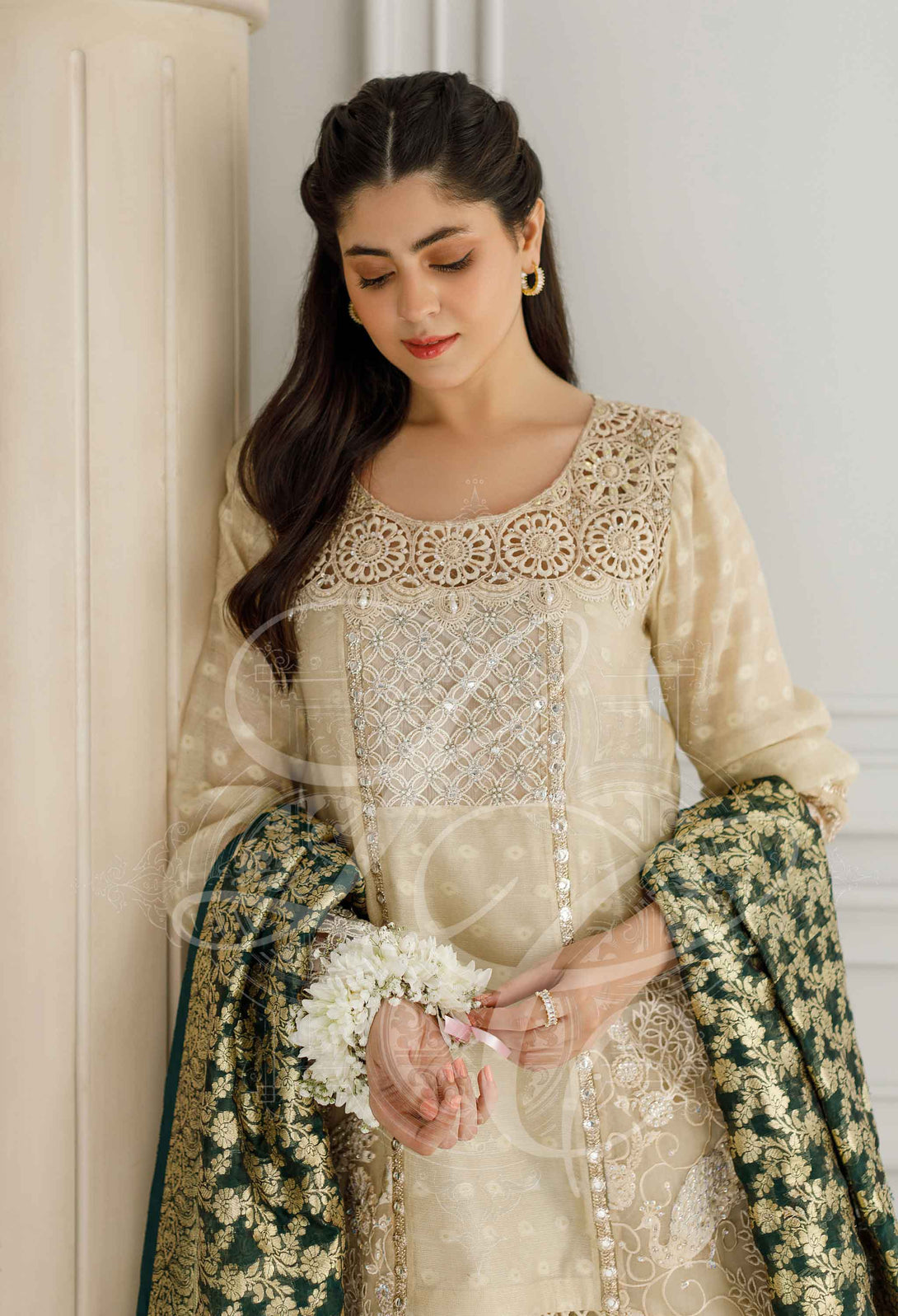 Short tunic with layered gharara