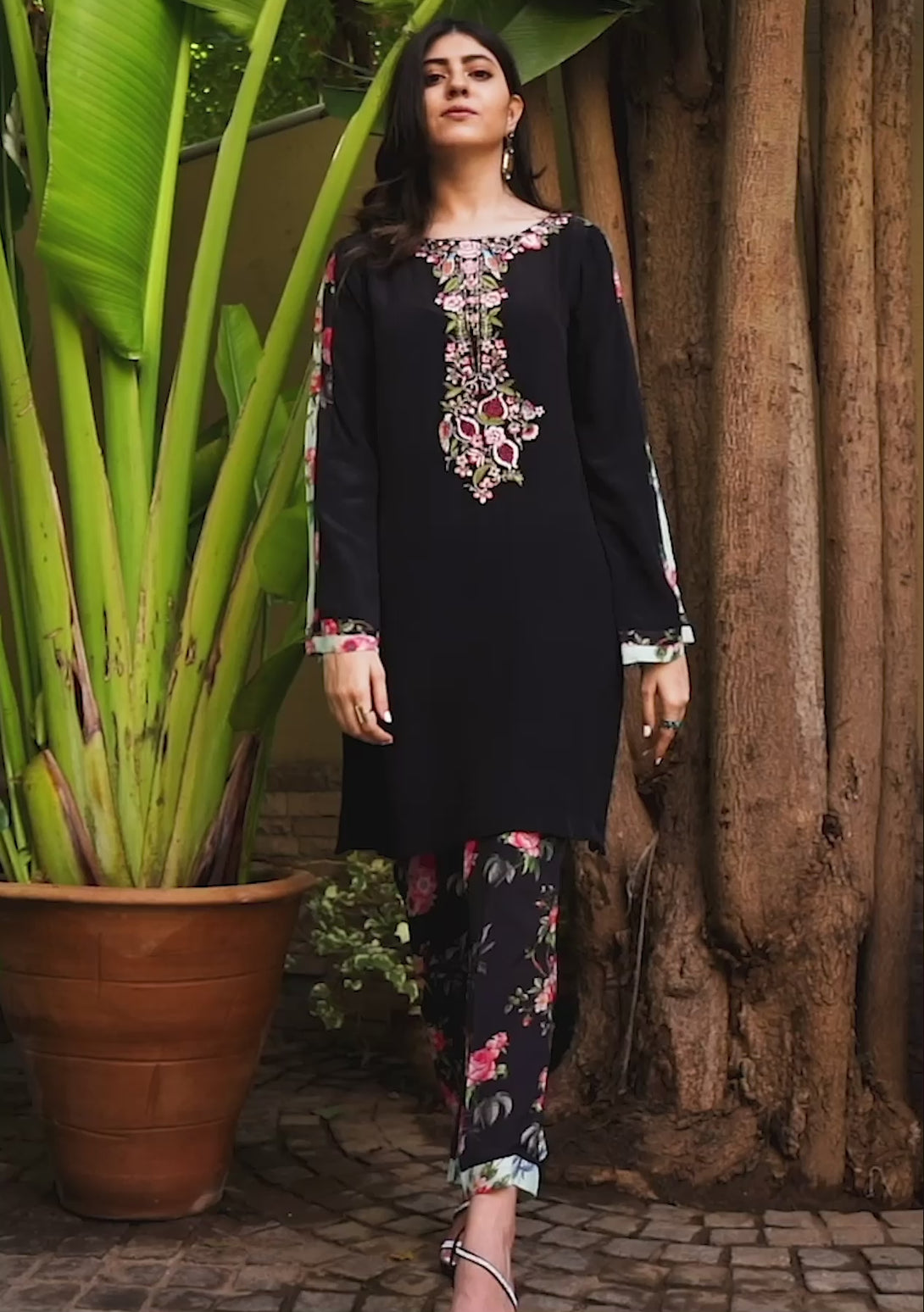 BLACK KURTA WITH PRINTED CULOTTES